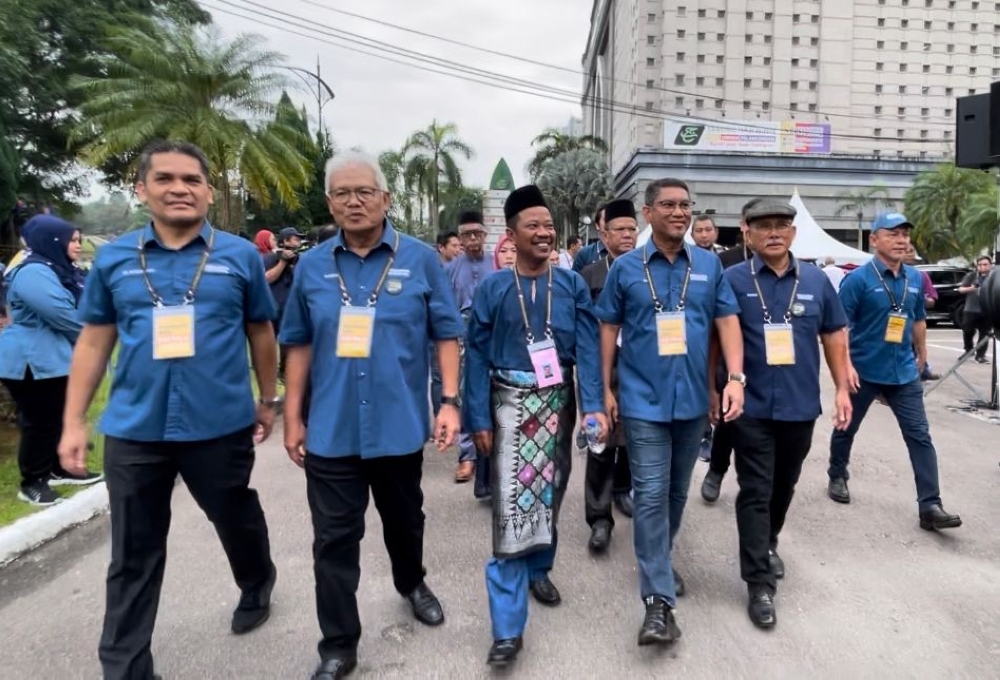 Perikatan Nasional (PN) candidate for the Pulai parliamentary by-election, Zulkifli Jaafar said he will take advantage of the 14-day campaigning period to focus on the people’s problems in the constituency. — Picture by Ben Tan