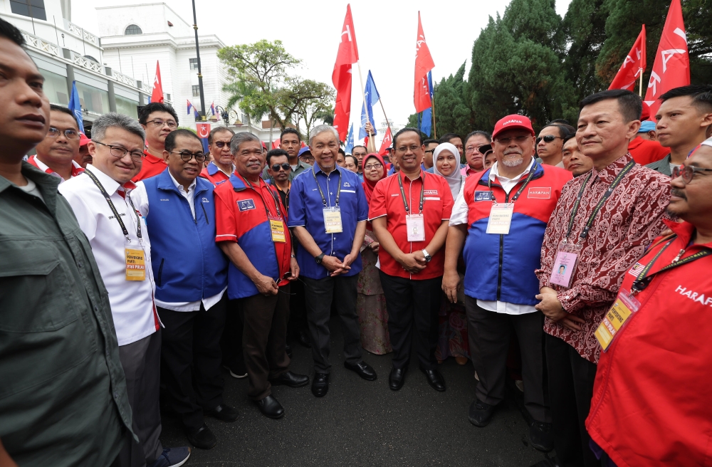 Pakatan Harapan candidate in the Pulai parliamentary by-election, Suhaizan Kaiat, has dismissed allegations that he had been rejected by Umno grassroots members. — Bernama pic