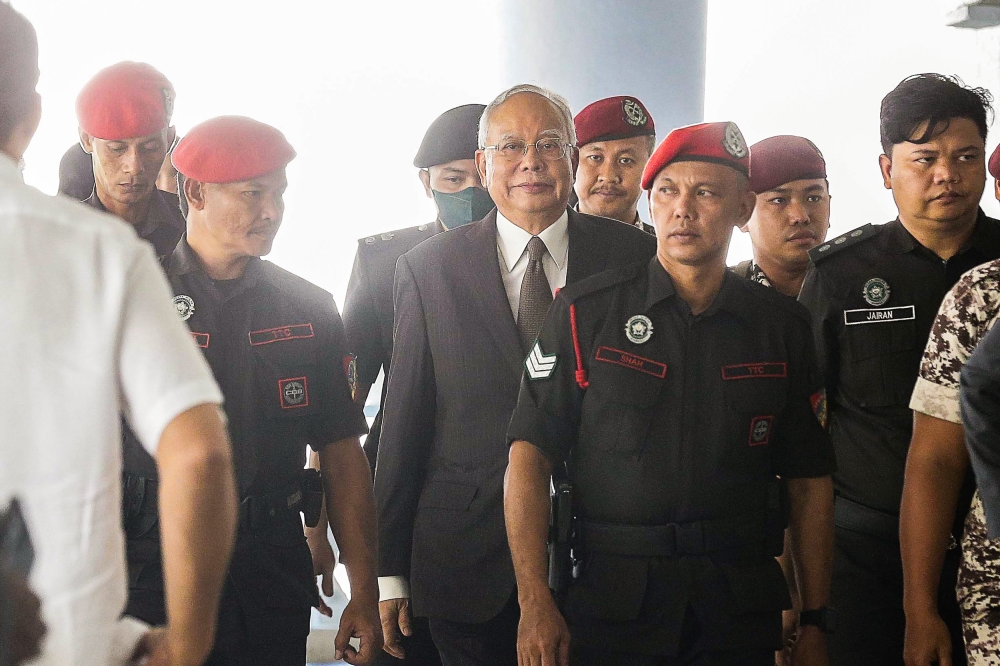 Former prime minister Datuk Seri Najib Razak arrives at the Kuala Lumpur High Court August 28, 2023. — Picture by Sayuti Zainudin