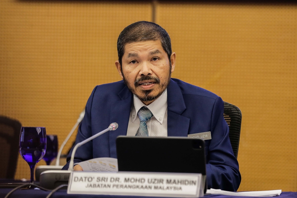 In a statement today, chief statistician Datuk Seri Mohd Uzir Mahidin said the mining sector decreased by -10.8 per cent (June 2023: -16.6 per cent), affected by the contraction in the extraction of crude petroleum index (-14.8 per cent). — Picture by Sayuti Zainudin 