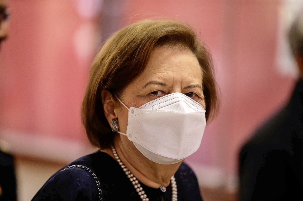 Former Bank Negara Governor Tan Sri Zeti Akhtar Aziz arriving at the Kuala Lumpur High Court August 28, 2023. — Picture by Sayuti Zainudin