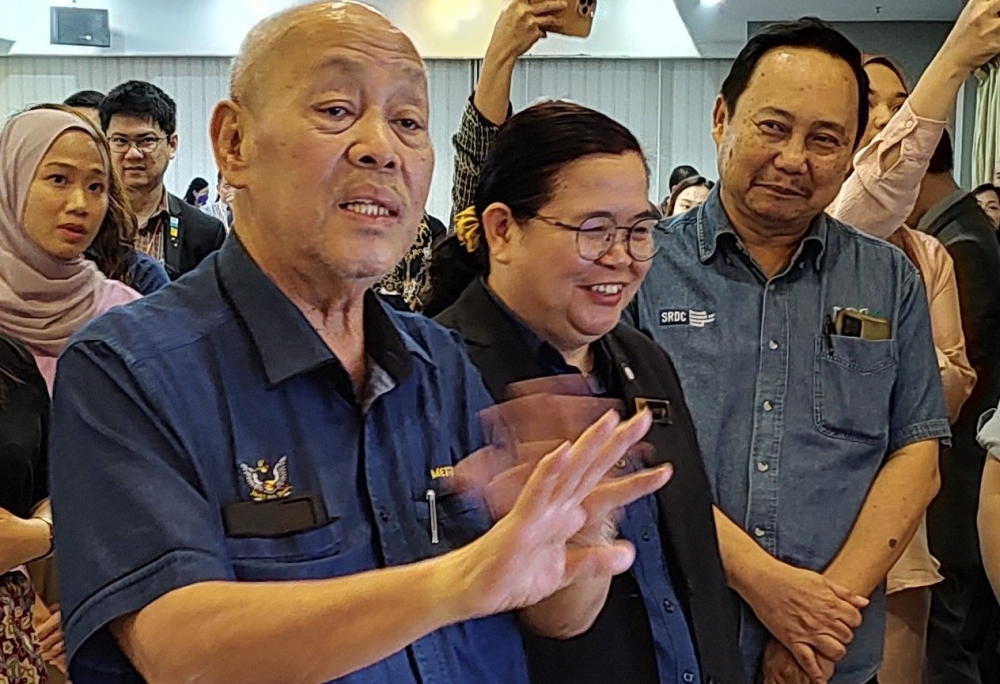 Sarawak Education, Innovation and Talent Development Minister Datuk Roland Sagah Wee Inn said the state’s decision to introduce English as the medium of instruction for the two subjects only began with Standard One classes in 2020, with the teachers trained to do so only one year prior. — Picture by Sulok Tawie