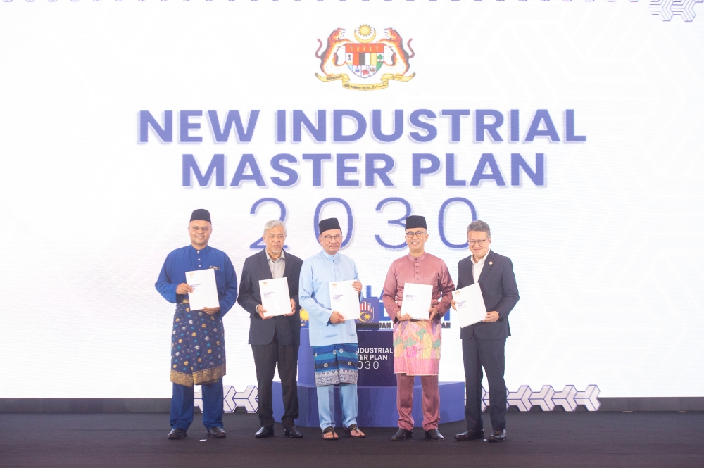 PM Anwar: Progressive wage system, wealth-sharing under New Industrial ...