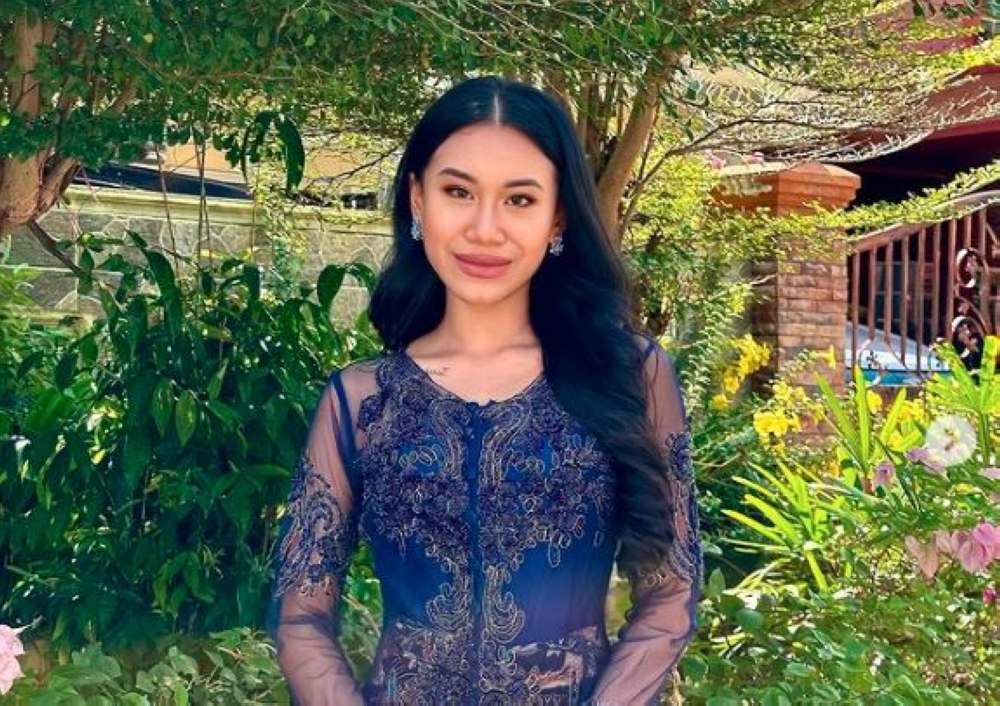 Melissa is still unable to obtain a Malaysian identity card because her parents had married in Indonesia and only registered their marriage in Malaysia after she was born. — Picture courtesy of Instagram/melissaaurellia_