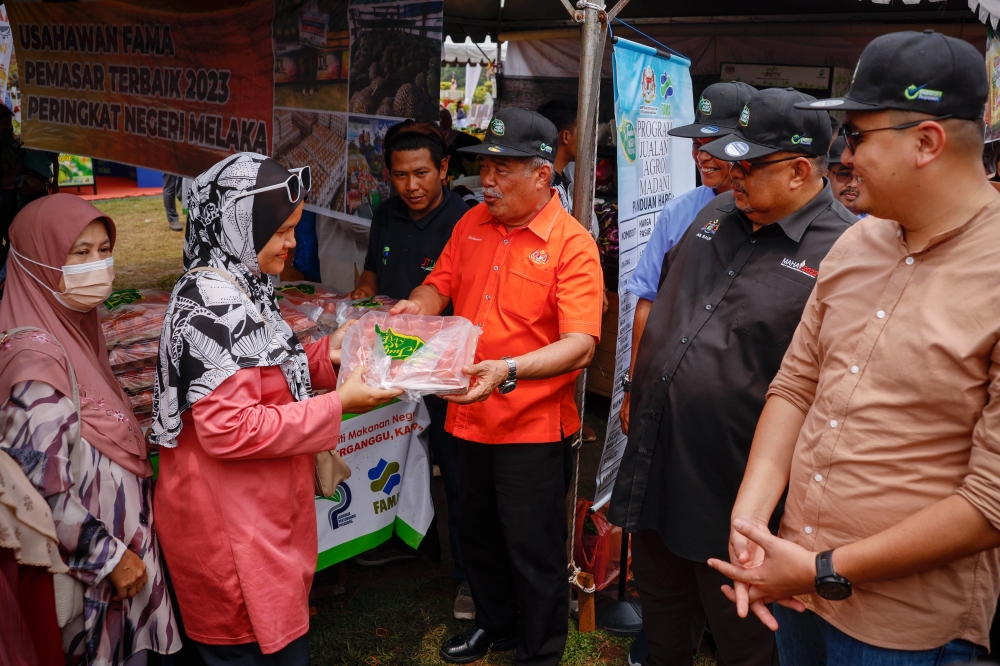 Minister of Agriculture and Food Security Datuk Seri Mohamad Sabu at the 2023 National-level Mega Agro Madani Sales Carnival in Ayer Keroh September 3, 2023. — Bernama pic