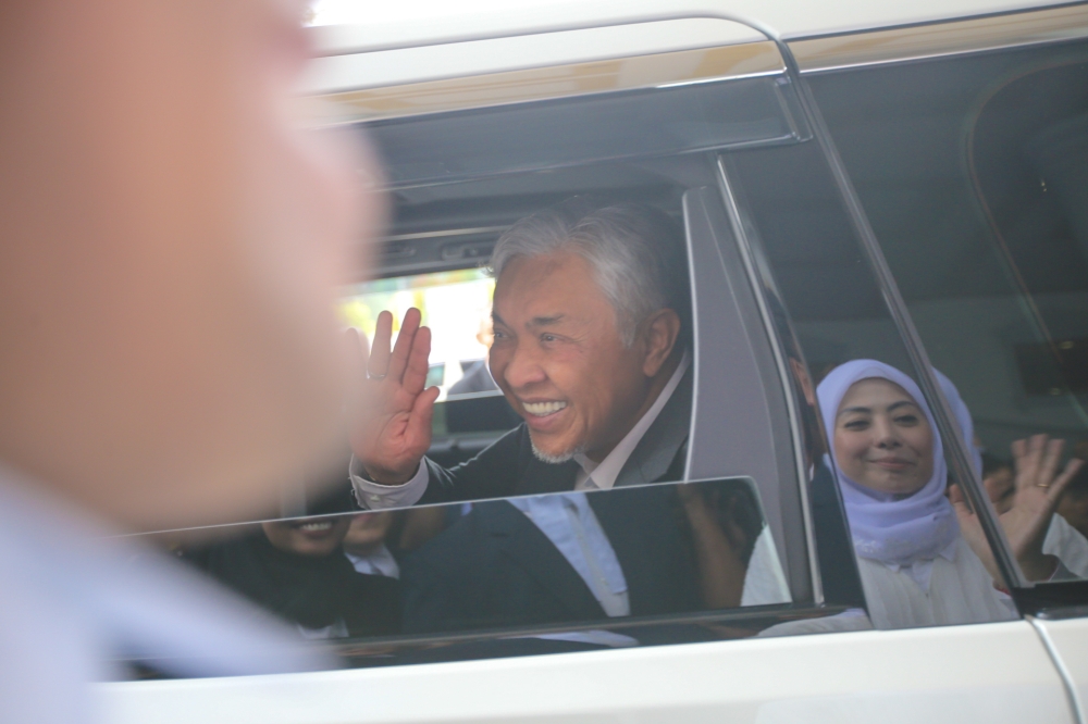 Datuk Seri Ahmad Zahid Hamidi leaves the Kuala Lumpur High Court September 4, 2023. — Picture by Ahmad Zamzahuri