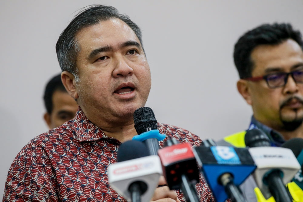 Anthony Loke said an open explanation on the prosecution’s application for a discharge not amounting to an acquittal of Datuk Seri Ahmad Zahid Hamidi is needed for the sake of justice and accountability. ― Picture by Hari Anggara