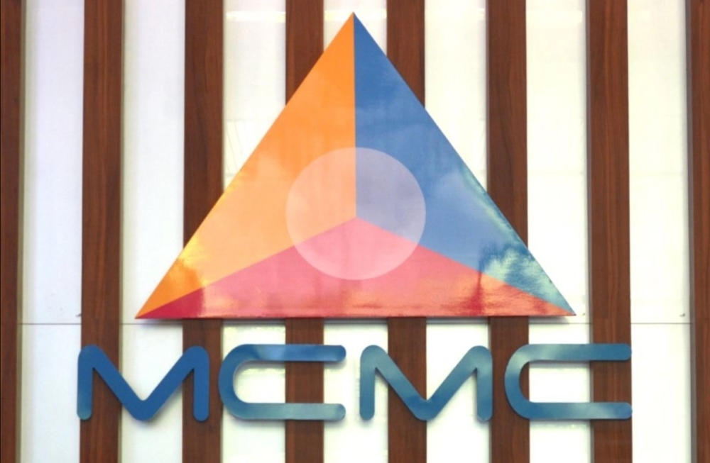 Starlink started offering its satellite broadband service in Malaysia shortly after it was granted the Network Facility and Service Provider (NFP) licence by the Malaysian Communication of Multimedia Commission (MCMC). — SoyaCincau pic