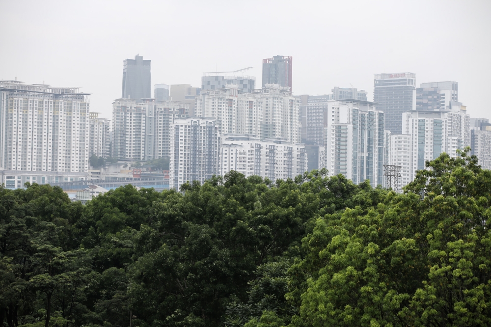 The resurgence of haze pollution in Malaysia is a cause for public health concern and Malaysians should understand the health risks associated with it and take effective preventive measures, said a health expert. — Picture by Ahmad Zamzahuri