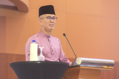 Miti hopes for EV purchasing incentives in Budget 2024, says Tengku Zafrul thumbnail