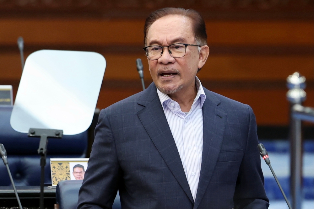 Prime Minister Datuk Seri Anwar Ibrahim also said the government would increase health protection by expanding the Madani Medical Scheme to help the underprivileged and modernise 1,200 dilapidated clinics nationwide between 2023 and 2025 to guarantee the best services and quality are delivered. — Bernama pic 