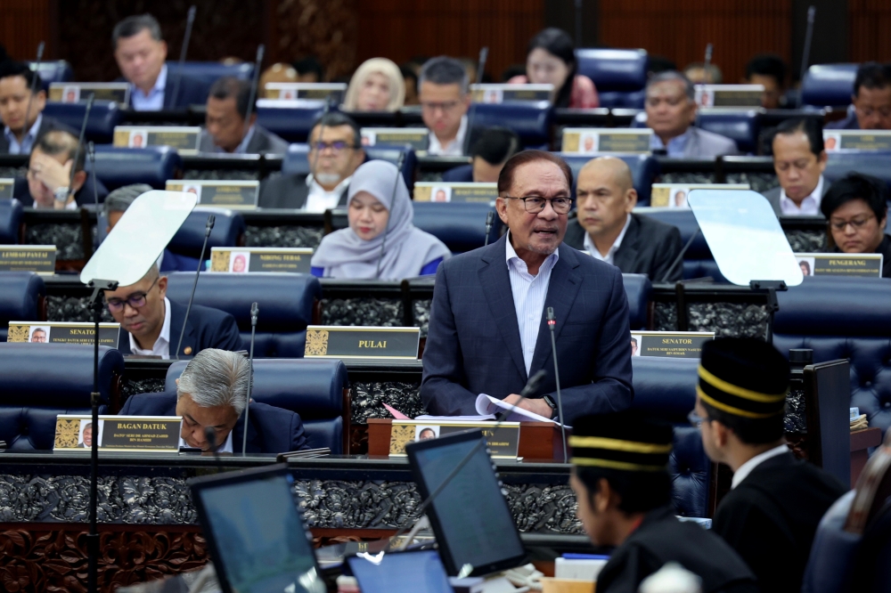Prime Minister Datuk Seri Anwar Ibrahim said when tabling the 12MP MTR at the Dewan Rakyat today that efforts would be intensified to restructure the labour market and strengthen the education system to prepare existing talent for the future. — Bernama pic   
