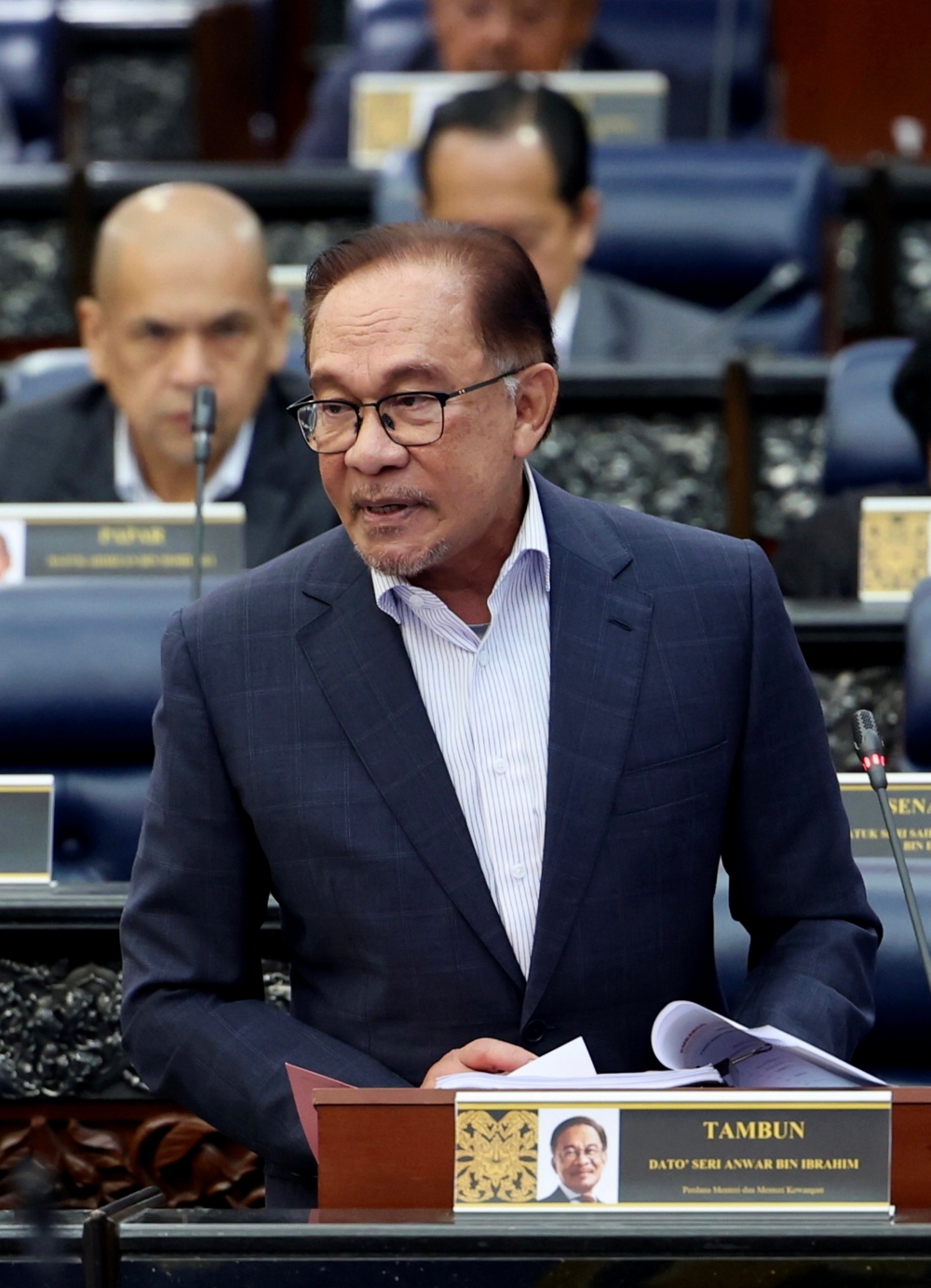 Prime Minister Datuk Seri Anwar Ibrahim said the federal government has agreed to allocate RM800 million as immediate assistance to address water supply disruption issues in Kelantan and Sabah. — Bernama pic