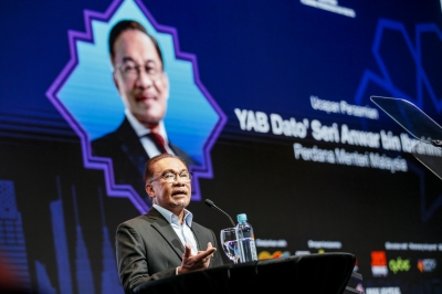 PM Anwar wants government to help small halal companies tap US$1t market - Vimarsana News