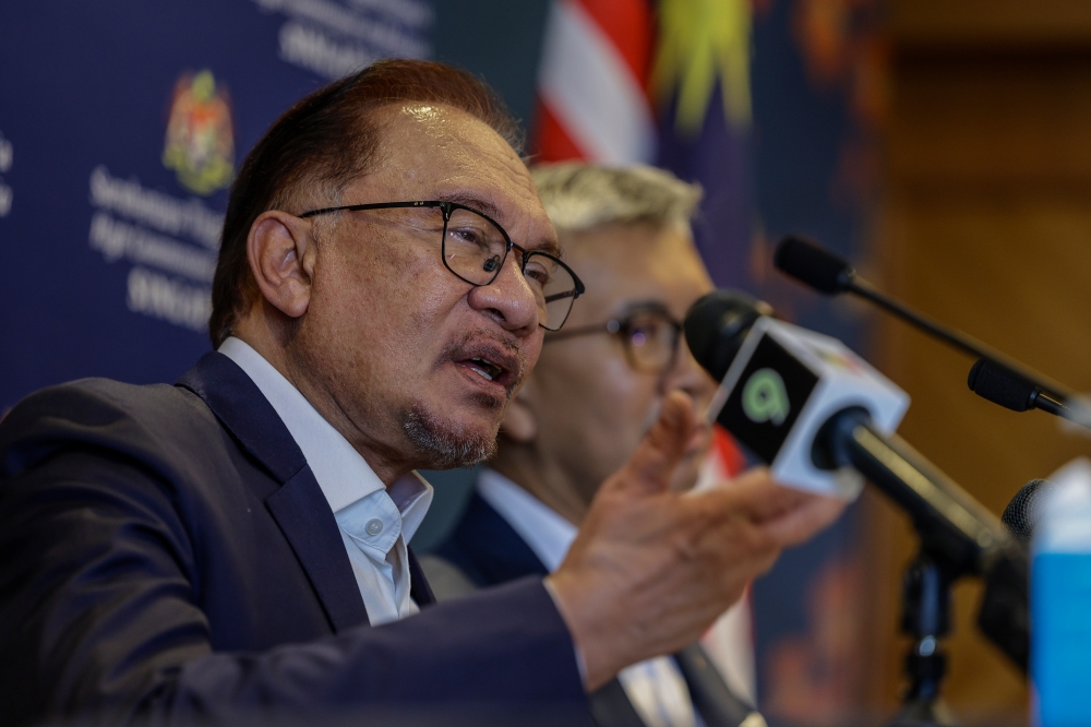 Prime Minister Datuk Seri Anwar Ibrahim said he will do all it takes to recover 1MDB’s funds from Goldman Sachs. — Bernama pic