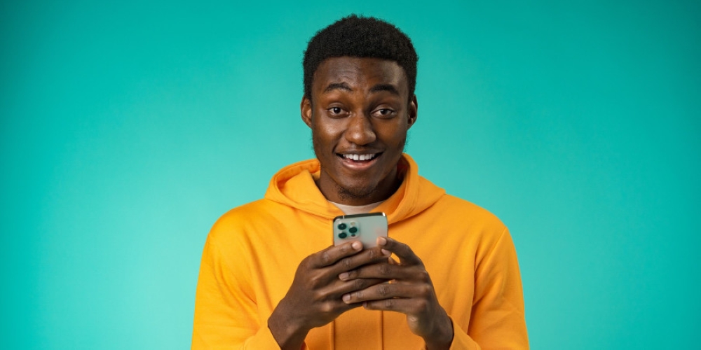 Artificial intelligence could soon help you send error-free messages. — Picture courtesy of FabrikaCr / Getty Images via ETX Studio 