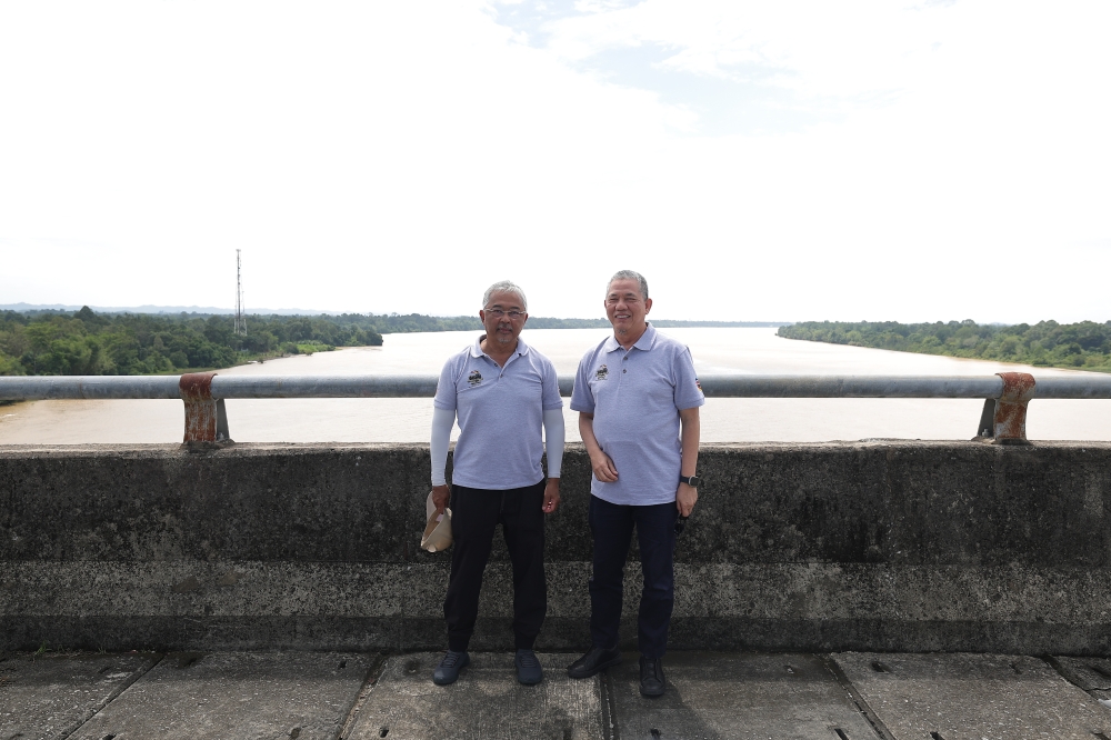 Yang di-Pertuan Agong Al-Sultan Abdullah Ri’ayatuddin Al-Mustafa Billah Shah with Deputy Prime Minister Datuk Seri Fadillah Yusof in Sibu, Sarawak, September 12, 2023 during the King’s tour of Borneo. — Bernama pic 
