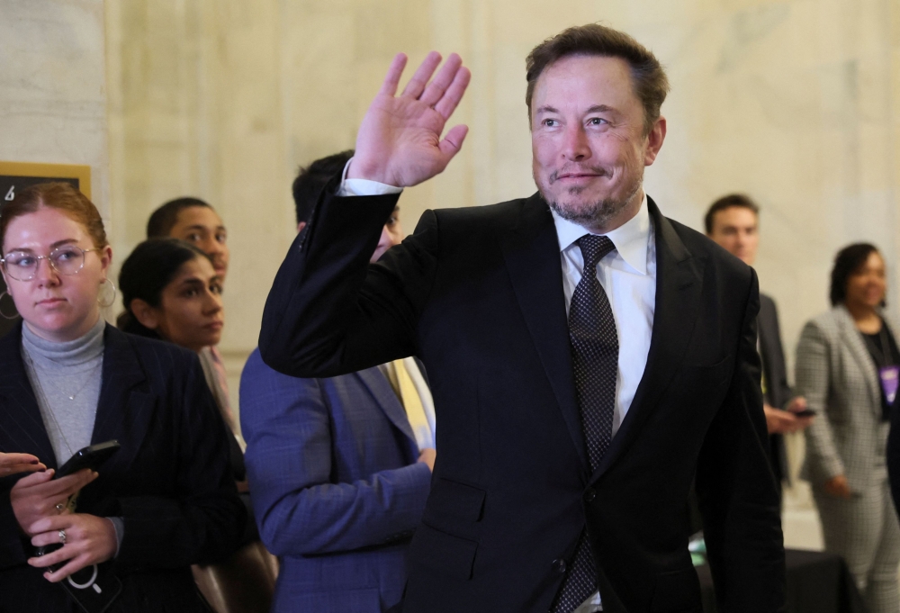 Israeli Prime Minister Benjamin Netanyahu will fly to California on Monday to meet Elon Musk, the tech entrepreneur accused by civil rights groups of amplifying anti-Jewish hatred on his X social media platform, formerly known as Twitter. — Reuters pic
