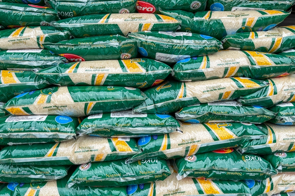 Negeri Sembilan Entrepreneurship, Human Resources, Climate Change, Cooperatives and Consumerism Committee chairman S. Veerapan said there should not be panic buying for local rice in the state as there is a sufficient supply of the essential item in the market. — Picture by Miera Zulyana