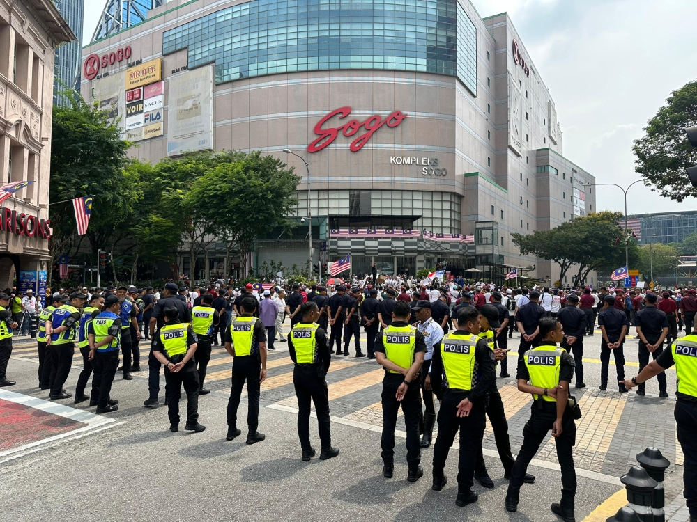 Police have blocked off several roads in the city centre to motorists, including Jalan Raja Abdullah and Jalan Doraisamy, to facilitate the march. ― Picture by Shafwan Zaidon