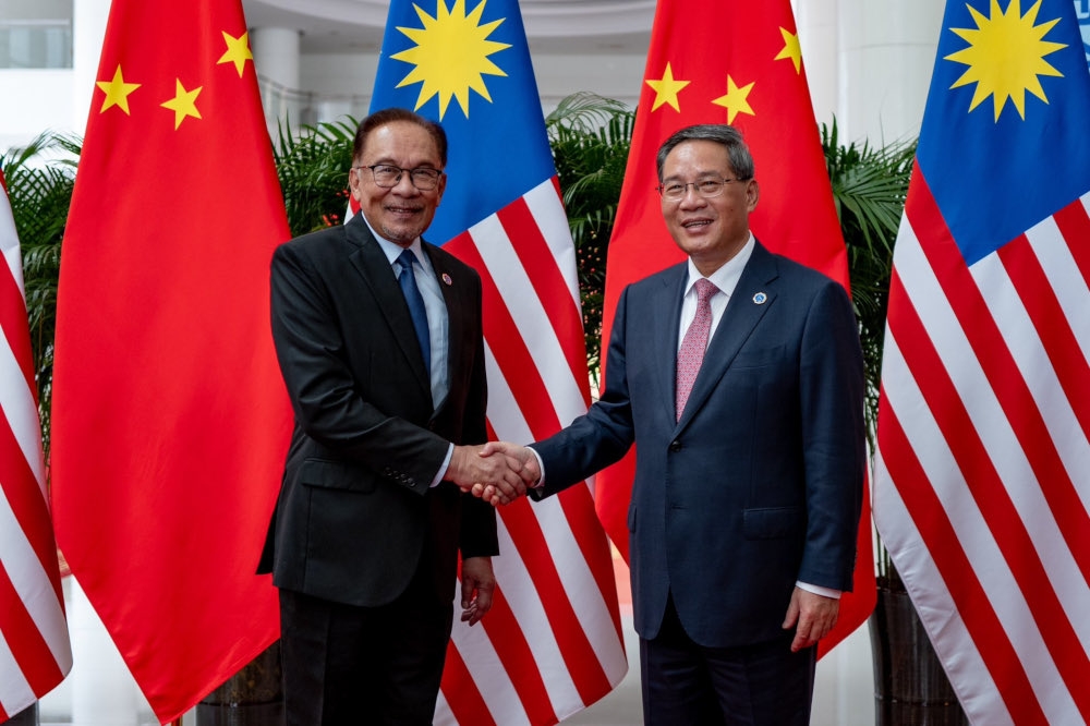 During the press conference, Prime Minister Datuk Seri Anwar Ibrahim said that with Chinese Premier Li Qiang’s support, Chinese companies are now more actively investing in Malaysia, with emphasis on training, particularly in terms of upskilling. — Picture from X/Anwar Ibrahim 