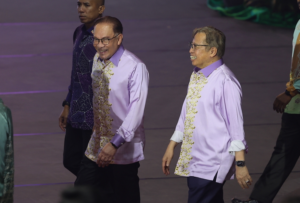 Sarawak Premier Tan Sri Abang Johari Openg said Prime Minister Datuk Seri Anwar Ibrahim made the request before the federal Cabinet held its meeting at the State Secretariat at Wisma Bapa Malaysia yesterday. — Bernama pic 