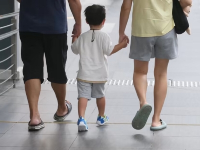 Debating Bill to increase paternity and infant care leave, Singapore MPs urge change in culture against parents taking time off - Vimarsana News