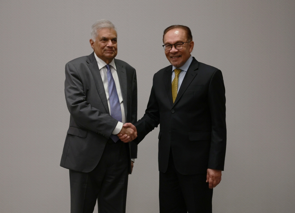 Prime Minister Datuk Seri Anwar Ibrahim meets Sri Lankan President Ranil Wickremesinghe in New York September 21, 2023. ― Bernama pic