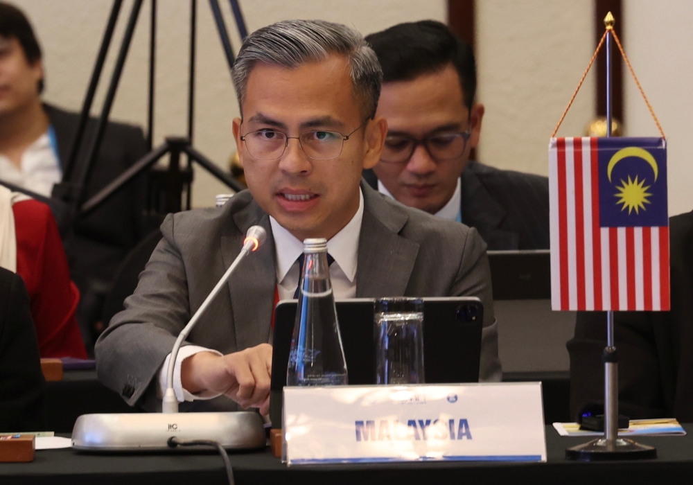 Communications and Digital Minister Fahmi Fadzil said from 2020 to April 2023, the ministry also received a total of 8,499 public complaints related to fraudulent activities and within the same period successfully blocked 3,370 phishing sites. —  Bernama pic