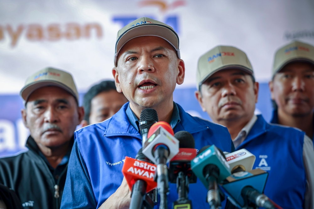 Minister in the Prime Minister’s Department (Sabah, Sarawak Affairs, and Special Functions) Datuk Armizan Mohd Ali speaks to the media at the Humanitarian in Operations Training programme and Rakan Nadma Disaster Emergency Simulation Exercise (Randex) 2023 in Putrajaya, September 22, 2023. — Bernama pic  