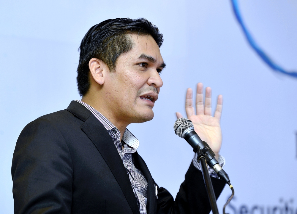 Perikatan Nasional’s (PN) Datuk Mohd Radzi Md Jidin today denied any involvement in the alleged RM80 million irregularities in the printing of Islamic studies books, J-Qaf. — Picture by Ham Abu Bakar.