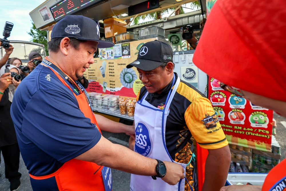 Deputy Health Minister Lukanisman Awang Sauni at the Apron Walk 2023 in Putrajaya September 24, 2023. — Bernama pic