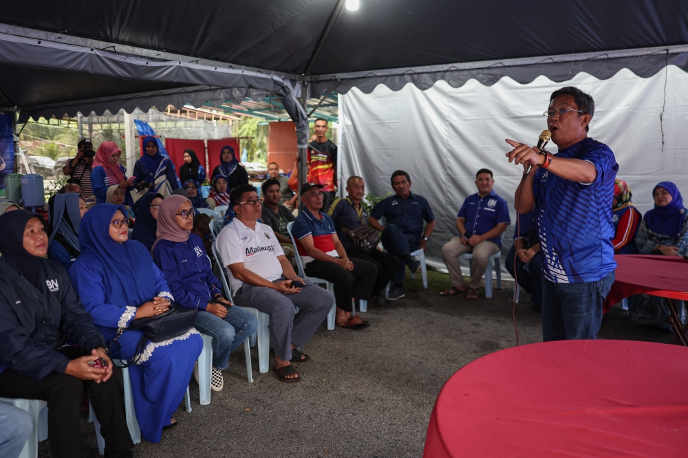 Negeri Sembilan Umno Liaison chairman Datuk Seri Jalaluddin Alias said Pelangai state by-election candidates must communicate their political messages in a respectful manner and refrain from making slanderous or false allegations to gain support. — Bernama pic