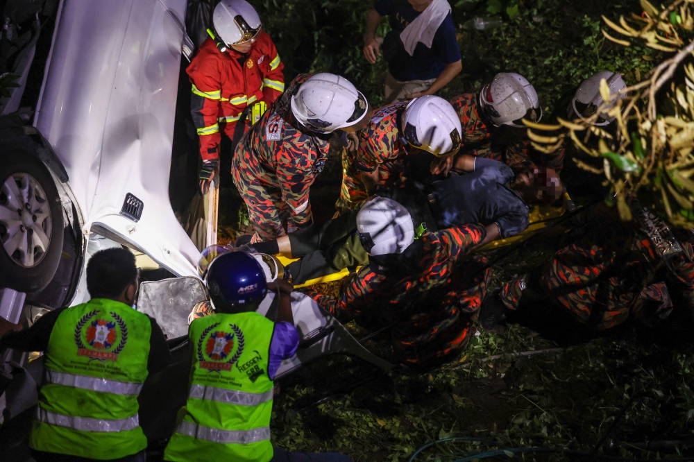 Singaporean tourist killed, 10 others injured as van plunges into ...