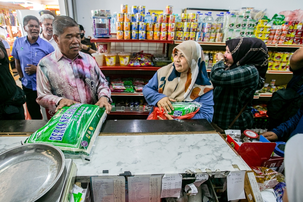 Minister of Agriculture and Food Security Datuk Seri Mohamad Sabu said that one of the essences of the government-to-government meeting was to ask the Indian government to continue exporting white rice to Malaysia. — Picture by Hari Anggara.