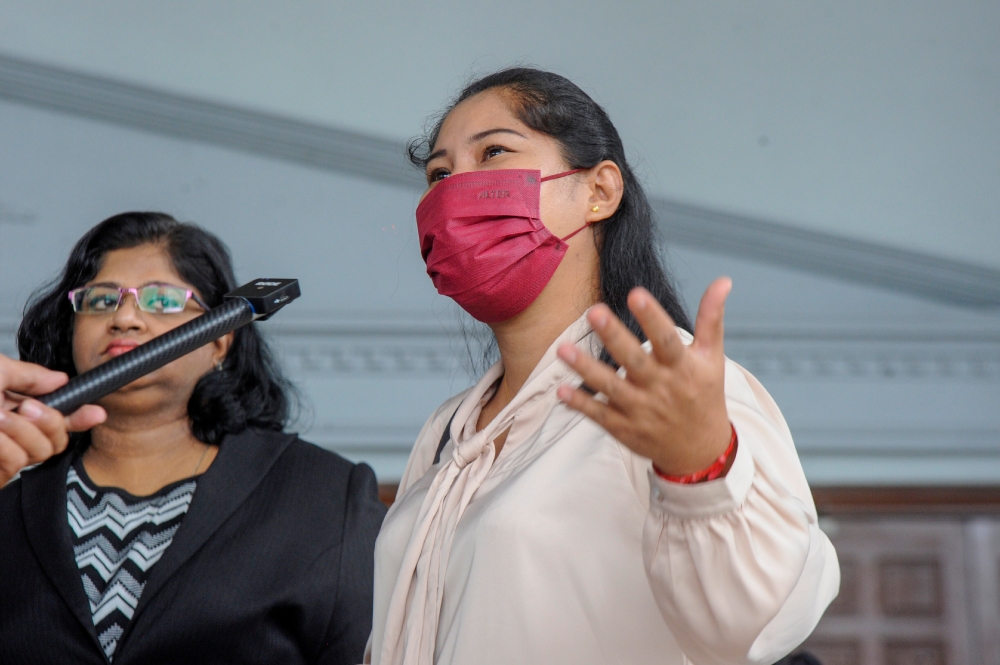 Hindu mother Loh Siew Hong (right) will instead focus on a Court of Appeal hearing next month where she is challenging the validity of her ex-husband’s unilateral conversion of her three children to Islam. — Picture by Shafwan Zaidon