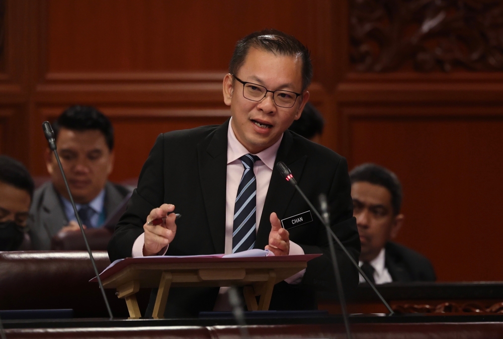 Deputy Agriculture and Food Security Minister Chan Foong Hin said the harvest season in Kedah can be a catalyst for the government’s efforts and interventions to meet the shortage of rice supply through the Local White Rice Special Programme (BPT), which is actively being implemented. — Bernama pic