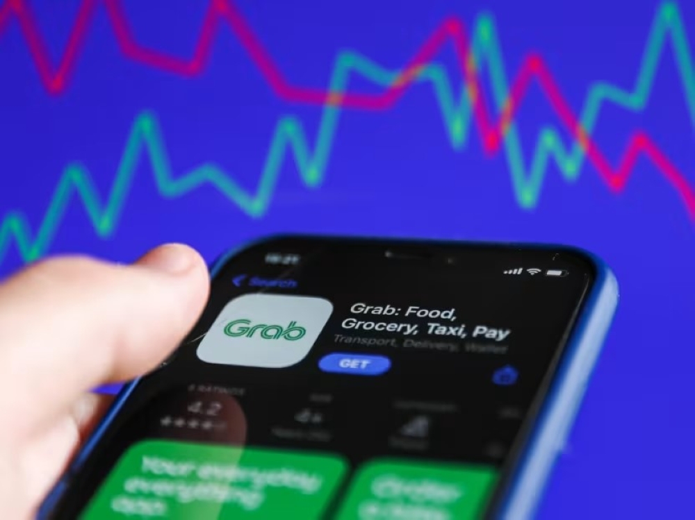 Analysts said it was not necessarily a given that consumers using Grab’s other services could be converted, especially since the ride-hailing and food delivery spaces where it dominates are unrelated to the retail investment sphere. — TODAY pic