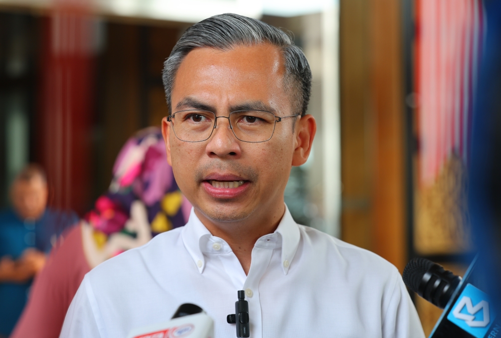 Fahmi Fadzil, who is also the unity government’s spokesperson, said today’s Cabinet meeting had focused on discussing and finding solutions to rice price and supply issues. — Bernama pic 