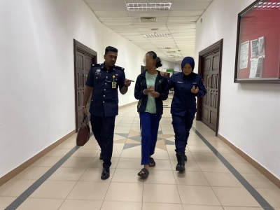 Indonesian teen in Sarawak fined RM1,500 for impersonating cop, donning uniform - Vimarsana News
