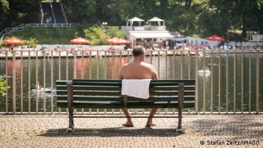 The German public health institute said that some 3,100 people had died in the country after experiencing some of the hottest heat waves this summer. — DW pic