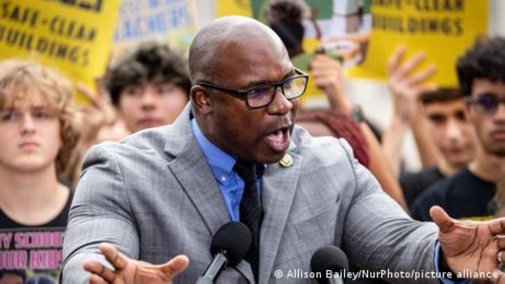 Representative Bowman says he accidentally pulled the alarm as he rushed to an emergency vote Saturday. — Picture via DW