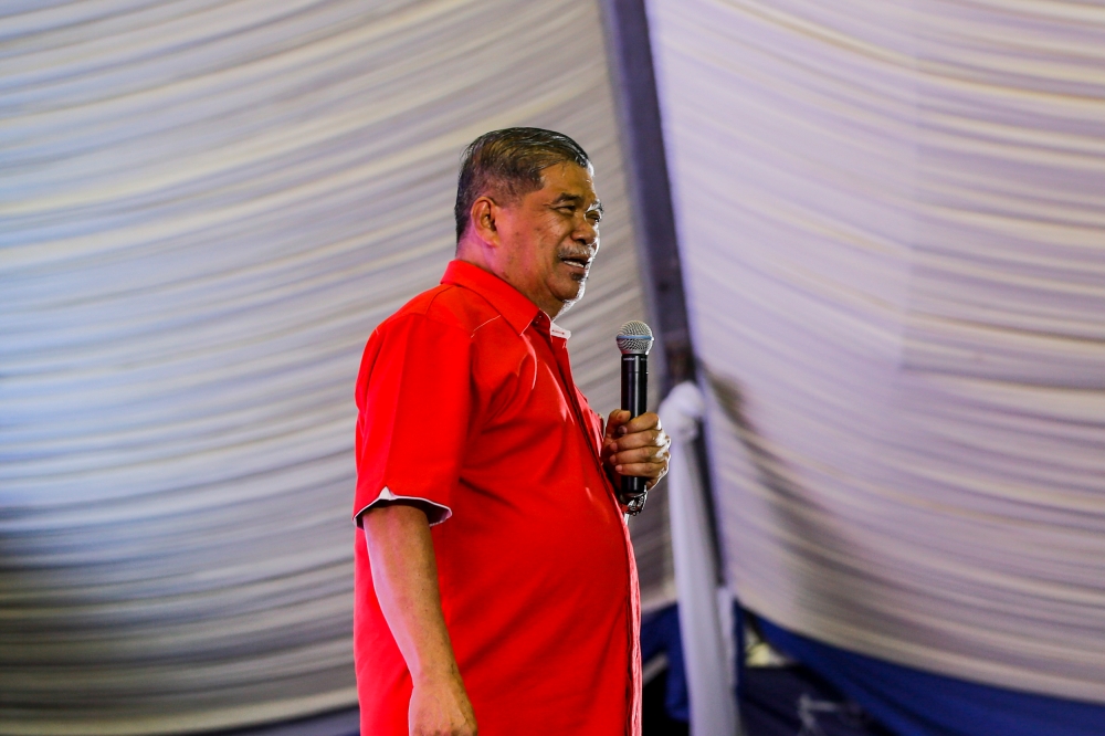 The Pakatan Harapan (PH) deputy chairman popularly known as Mat Sabu also urged Pelangai voters to reject any political fatwas issued by PN leaders, saying they have no authority to do so. — Picture by Hari Anggara