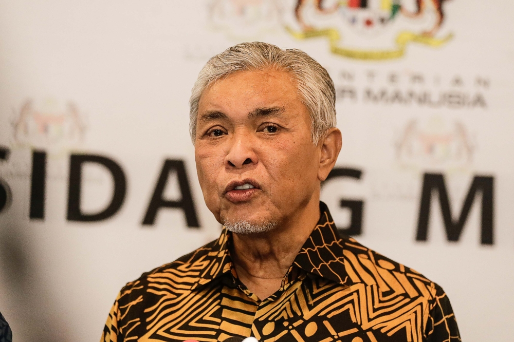 The Barisan Nasional chairman said it was PN that was at risk of losing its elected representatives despite its attempt to claim possible defections from his coalition’s side. 