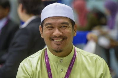 Claims of political talk in Rawang mosque: High Court orders preacher Ahmad Dusuki to file defence in Fahmi Fadzil's suit by October 20 - Vimarsana News
