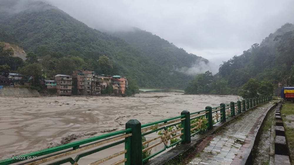 Mountainous Sikkim state plunged into chaos on Wednesday as floods spurred by heavy rain and an avalanche killed at least 18 people. It was one of the worst disasters in the region in 50 years, and more than 100 people remained missing on Thursday. — Reuters pic/Indian Army