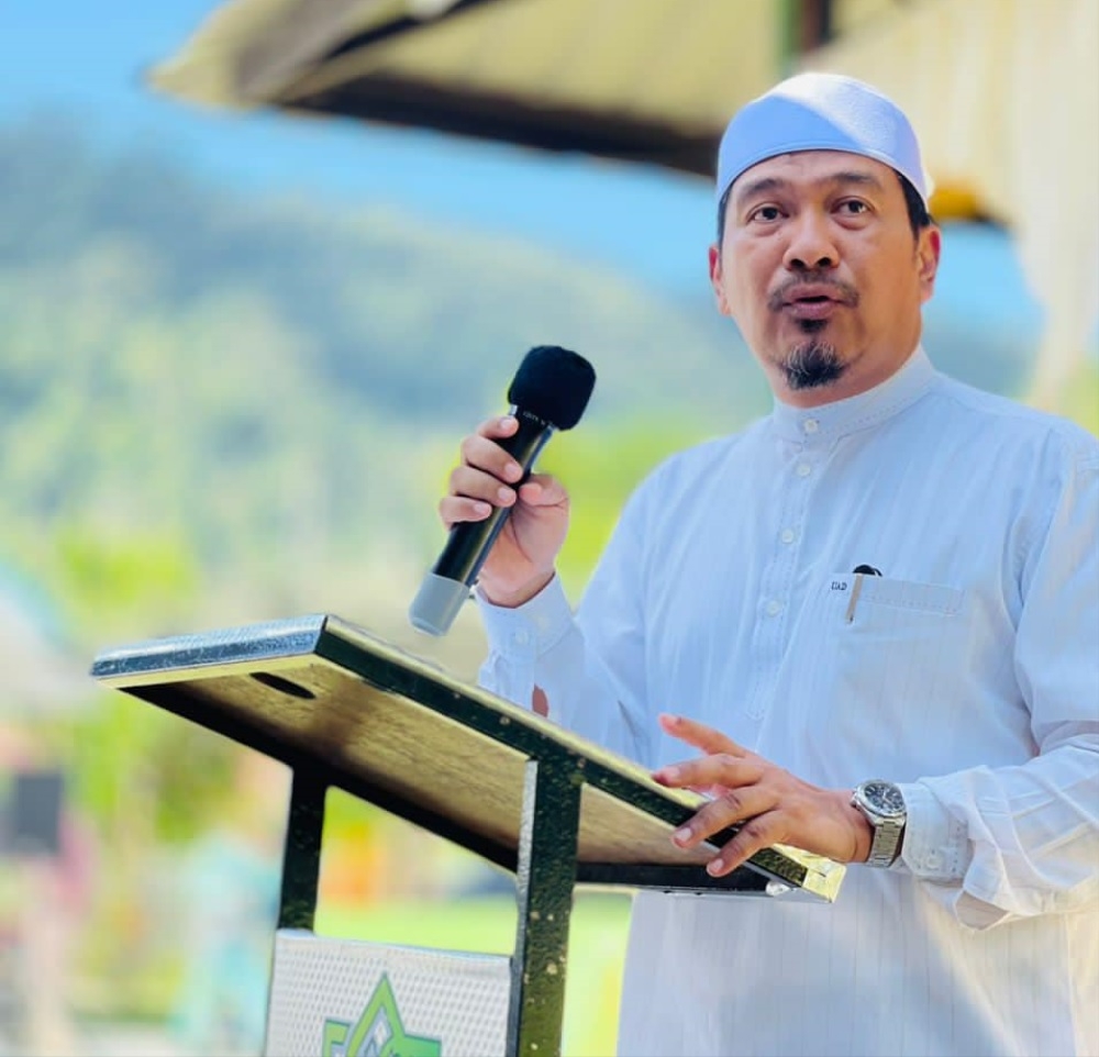 Muslim preacher Ahmad Dusuki Abdul Rani is not allowed to conduct religious classes in Selangor even after the High Court cancelled the state Islamic authority’s revocation of his teaching certification. ― Picture via Facebook/Ahmad Dusuki Abdul Rani