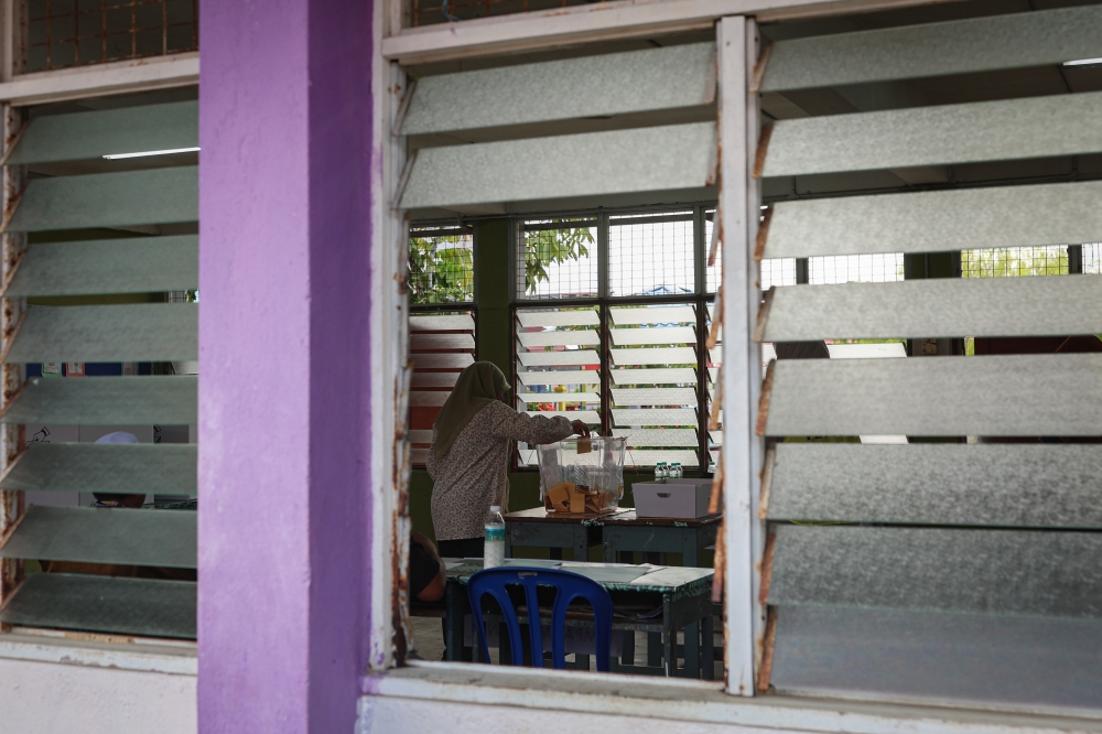 The polling process for the Pelangai state by-election concluded at 6pm when all nine polling centres were closed. — Bernama pic