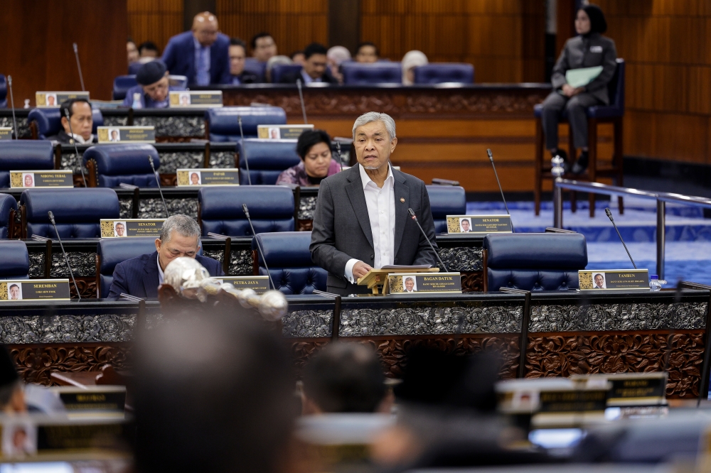Deputy Prime Minister Datuk Seri Ahmad Zahid Hamidi has today highlighted the contrast in how the international community responded to calamities in Palestine and Ukraine. — Bernama pic