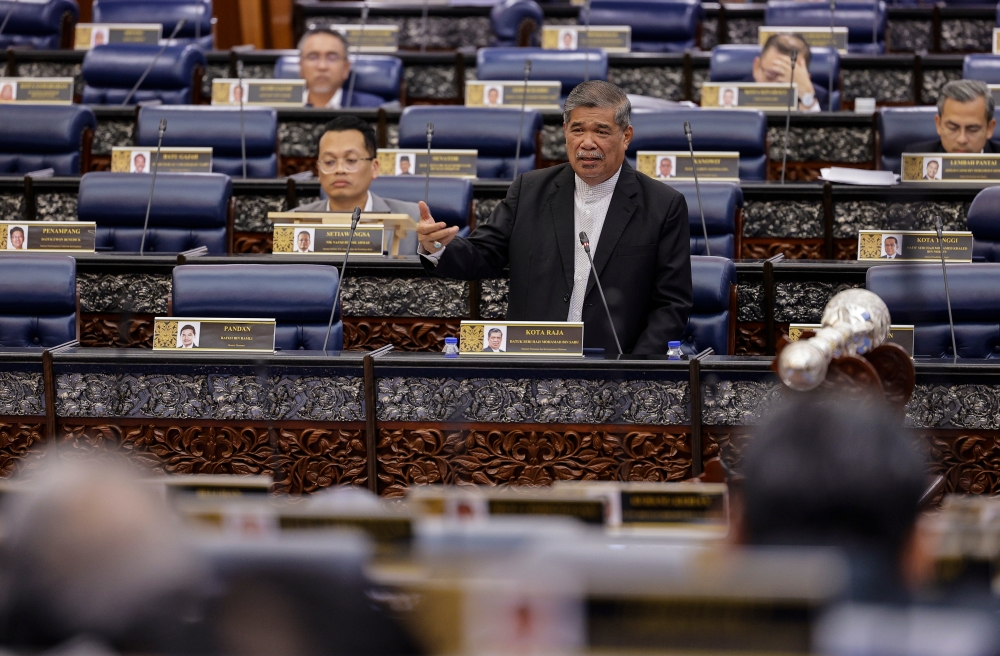 According to Agriculture and Food Security Minister Datuk Seri Mohamad Sabu, as of October 7, a total of 708,978 10-kilogramme sacks of local white rice (BPT) have been distributed throughout the peninsula through retail chains such as supermarkets, Federal Agricultural Marketing Board (Fama) and the Board of Farmers’ Organisations (LPP) chain of premises and outlets. — Bernama pic 